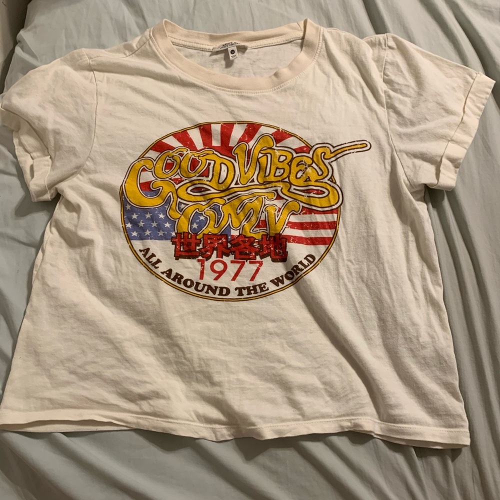 Good vibes graphic t